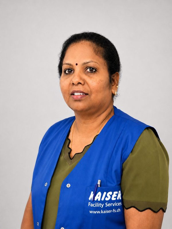 Sharmila Thirumavalavan, Büroreinigung